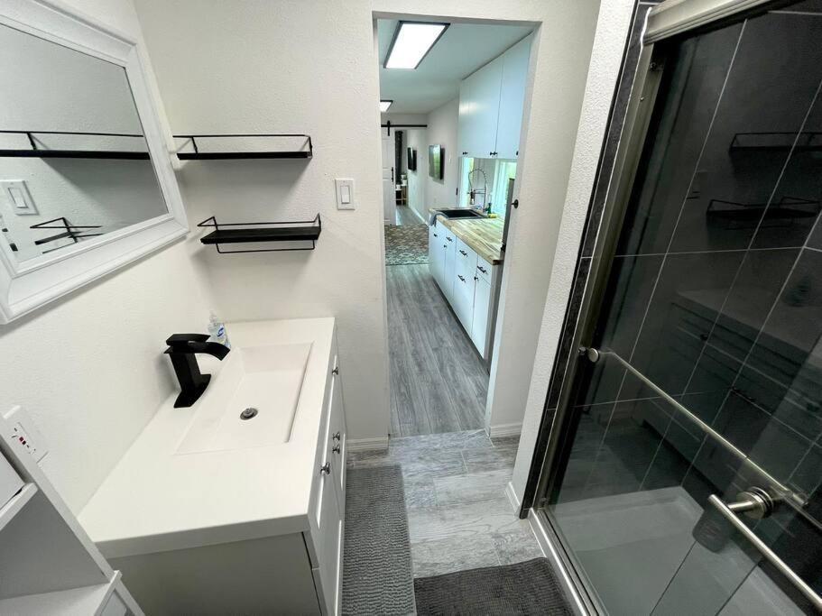 1Bed 1Bath Container Home Centrally Located Cypress Gardens Екстериор снимка